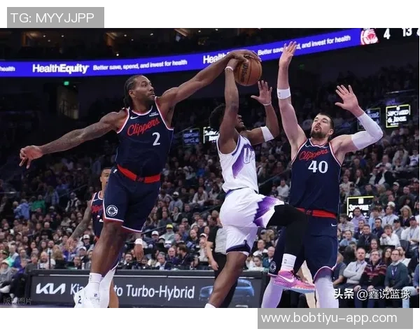 小卡复出状态良好半场8投4中贡献12分2篮板1助攻